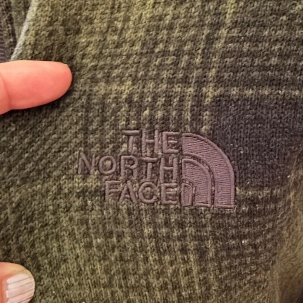 The North Face Mens Novelty Gordon Lyons 1/4 Zip in Four Leaf Clover Ombre Plaid